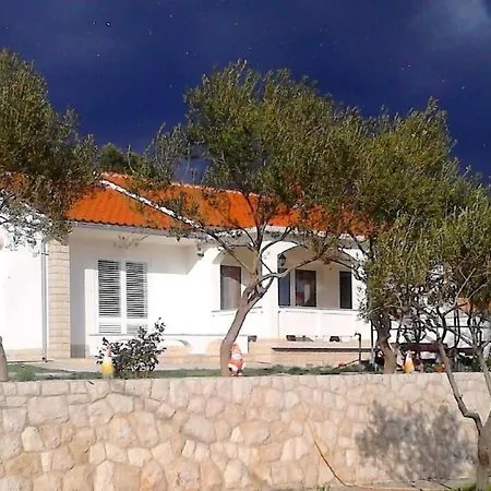 Daire In Kampor By Interhome Rab Town