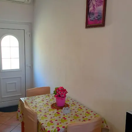 In Kampor By Interhome Appartement Rab Town